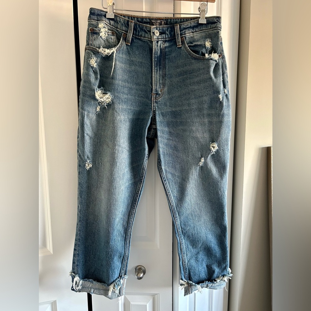 Abercrombie & Fitch Curve Love High Rise Mom Jeans Size 30 NWT